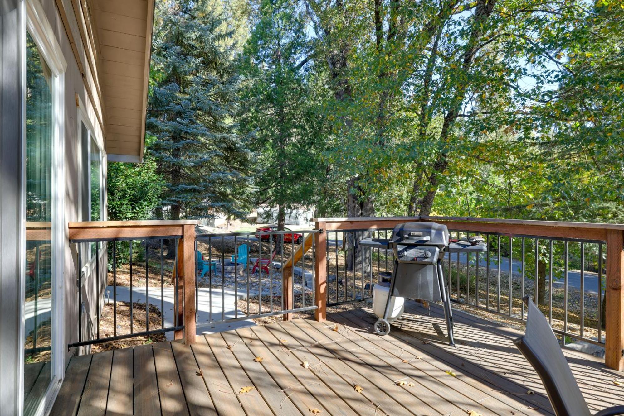 Sherwood Forest Cabin With Deck And Fire Pit! Twain Harte 외부 사진